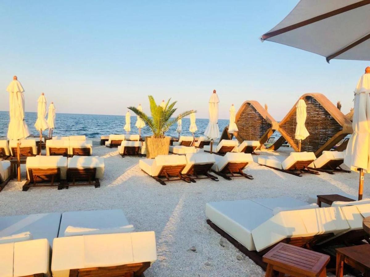 Caesar's Studio Mamaia Exterior foto